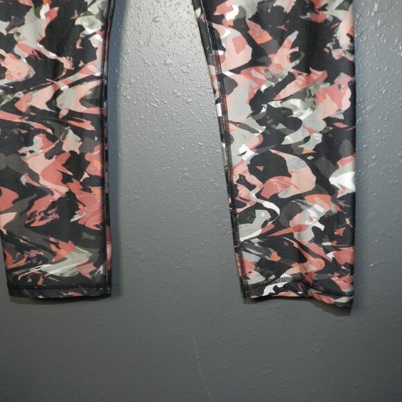 Fabletics Womens Pink And Grey Black Abstract Capri Athletic Leggings Size Small - Picture 3 of 9